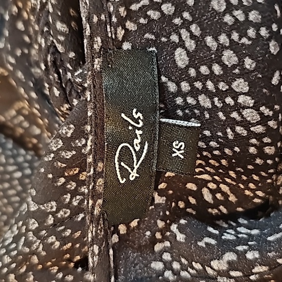 Rails Roslyn Slate Python Blouse Top Luxe Satin Crepe Longsleeve Keyhole Gray XS - Picture 11 of 16